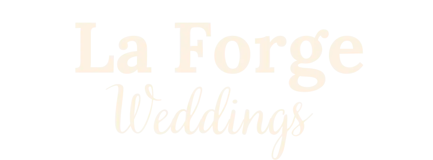 Logo van La Forge Weddings in crèmekleurige typografie